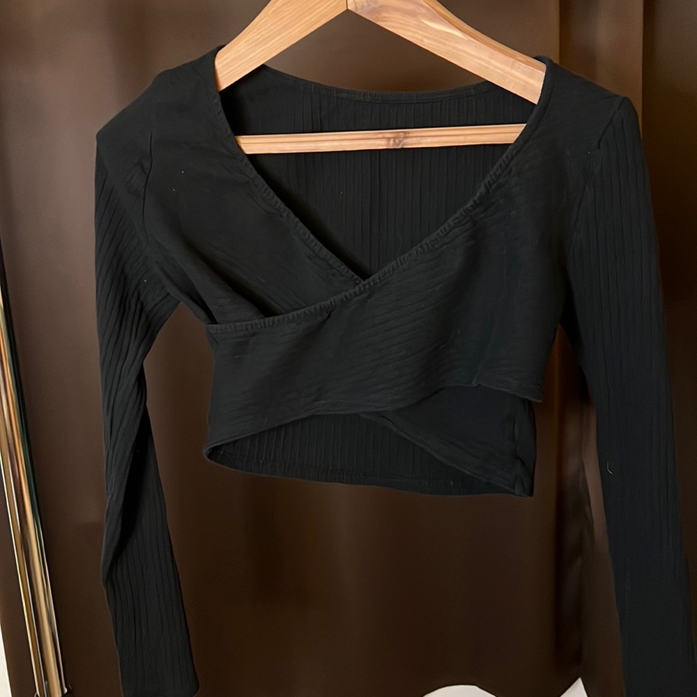 Crossover cropped top